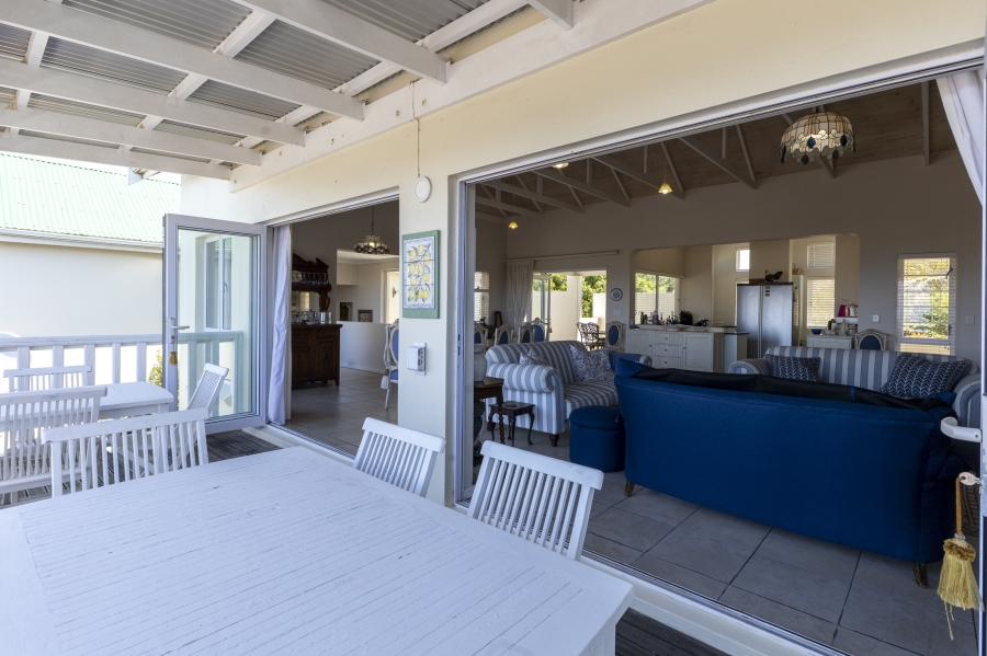 5 Bedroom Property for Sale in Kleinemonde Eastern Cape